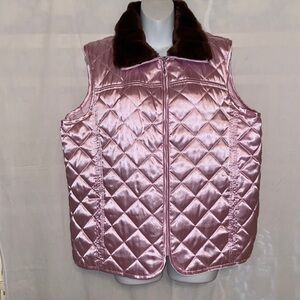 New with tag Covington petite Pink Quilted Vest with Brown fur Collar size XLP
